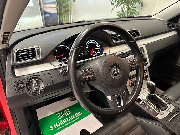 Volkswagen Passat Alltrack 11 of 30