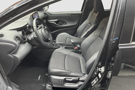 Toyota Yaris 14 of 18