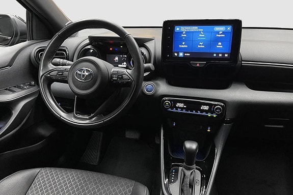 Toyota Yaris 13 of 18