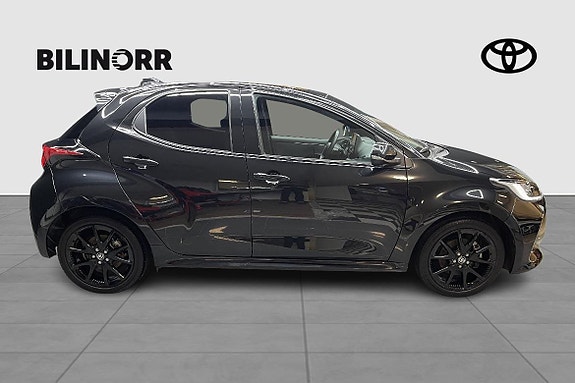 Toyota Yaris 6 of 18