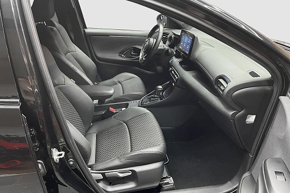 Toyota Yaris 16 of 18