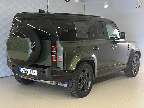 Land Rover Defender 110 5 of 11