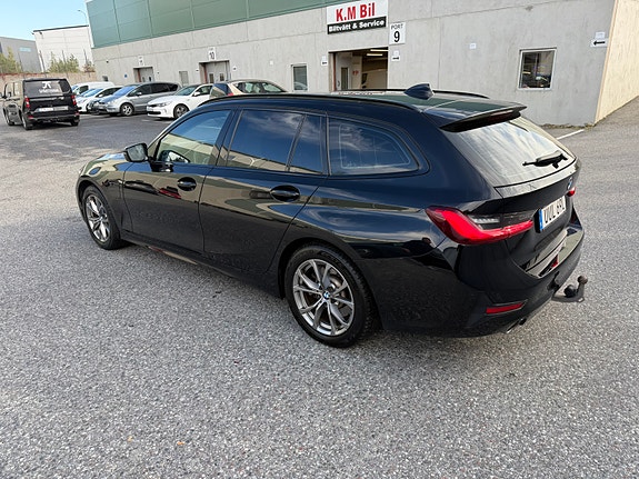 BMW 330e 3 of 6
