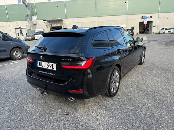 BMW 330e 4 of 6