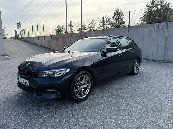 BMW 330e 2 of 6