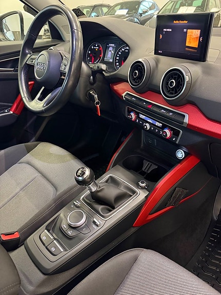 Audi Q2 5 of 18