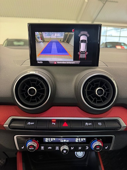 Audi Q2 14 of 18