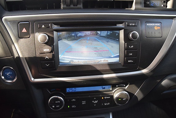 Toyota Auris 13 of 23