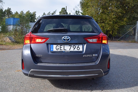 Toyota Auris 4 of 23