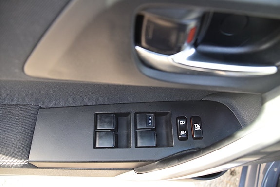 Toyota Auris 19 of 23