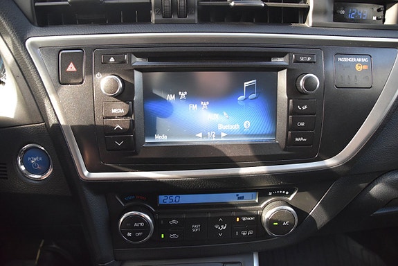 Toyota Auris 14 of 23