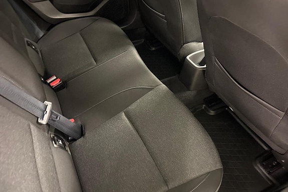 Renault Clio 11 of 14