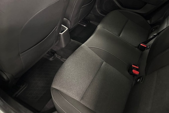 Renault Clio 12 of 14