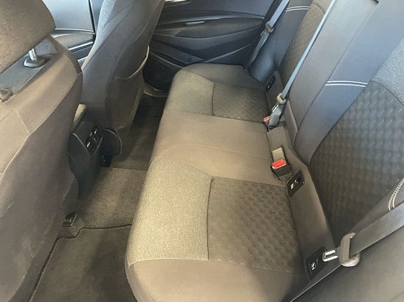 Toyota Corolla 7 of 15
