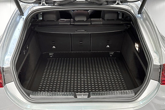 Mercedes-Benz CLA350 17 of 17