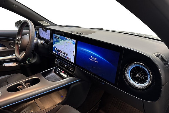 Mercedes-Benz CLA350 12 of 17