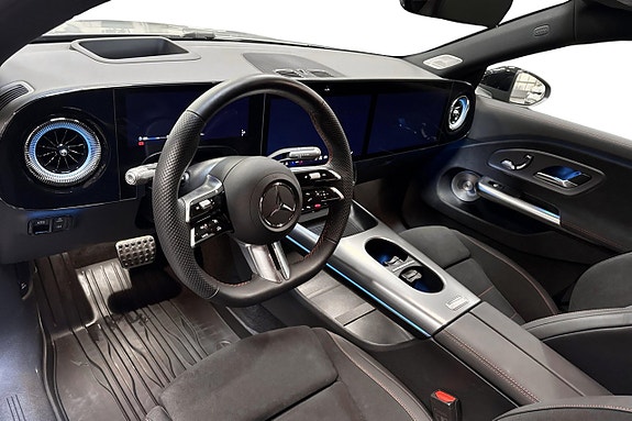 Mercedes-Benz CLA350 11 of 17