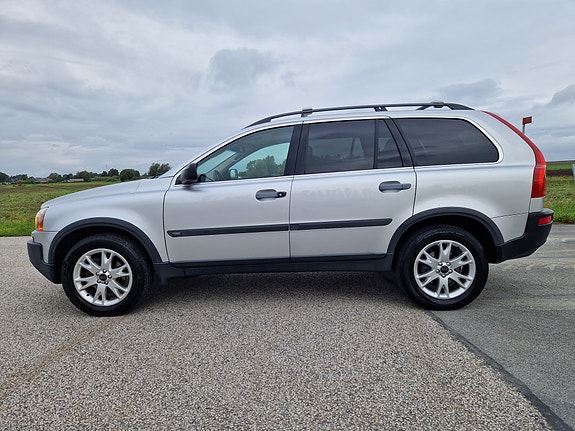 Volvo XC90 3 of 10