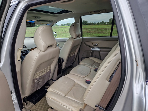 Volvo XC90 6 of 10