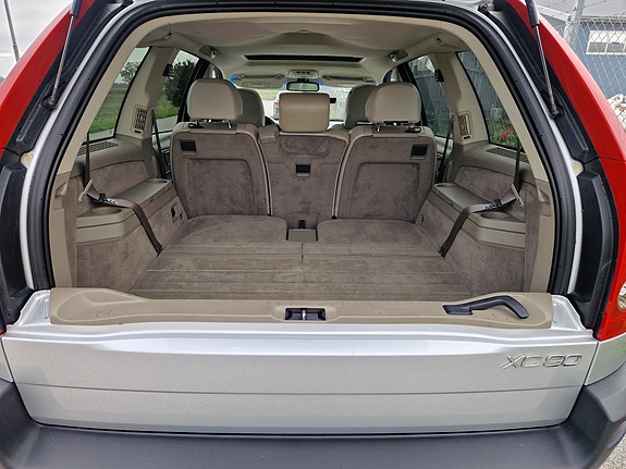 Volvo XC90 5 of 10