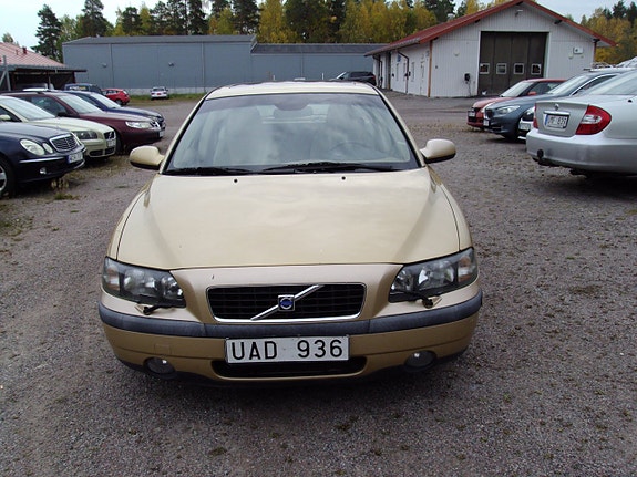 Volvo S60 3 of 7