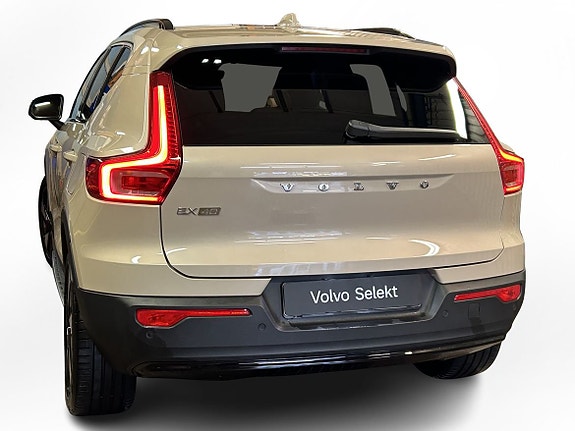 Volvo EX40 5 of 14