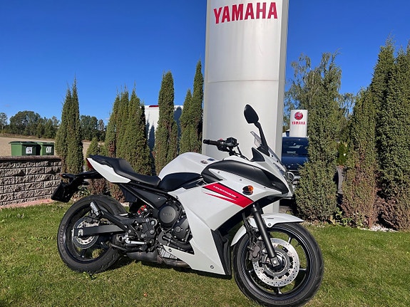 Yamaha XJ6 Diversion F ABS 2 of 12
