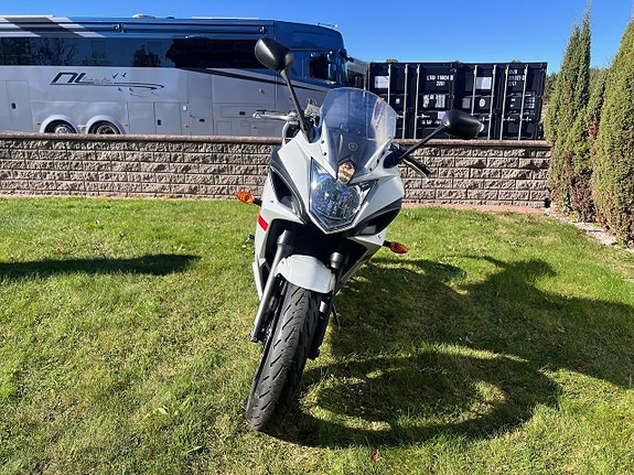 Yamaha XJ6 Diversion F ABS 6 of 12