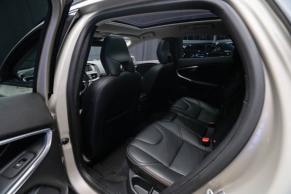 Volvo V40 Cross Country 24 of 27