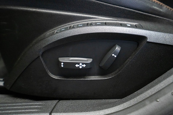 Volvo V40 Cross Country 14 of 27