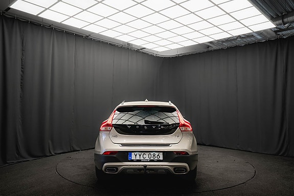 Volvo V40 Cross Country 7 of 27