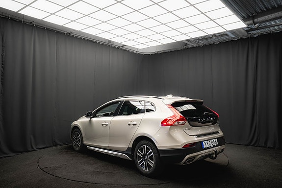Volvo V40 Cross Country 8 of 27