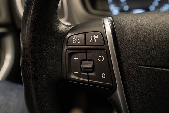 Volvo V40 Cross Country 22 of 27