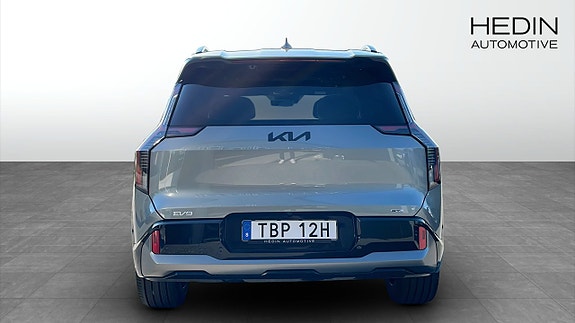 Kia EV9 5 of 12