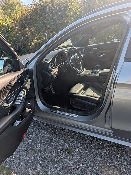 Mercedes-Benz C200 3 of 8