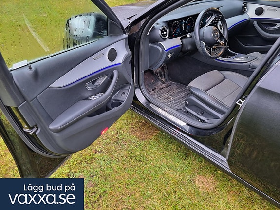 Mercedes-Benz E300 de 17 of 30
