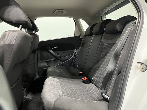 Volkswagen Polo 11 of 18