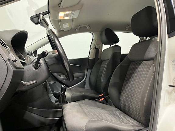 Volkswagen Polo 10 of 18