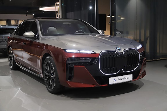 BMW i7