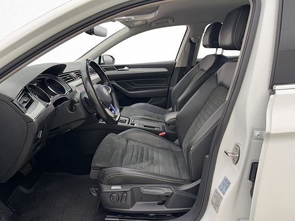 Volkswagen Passat 9 of 30