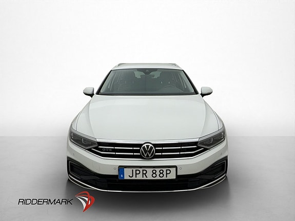 Volkswagen Passat 2 of 30