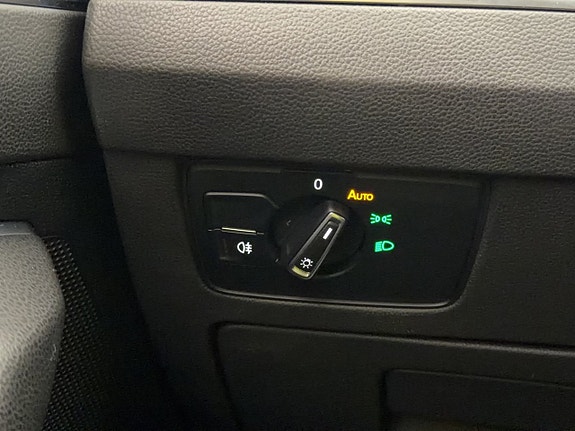 Volkswagen Passat 30 of 30