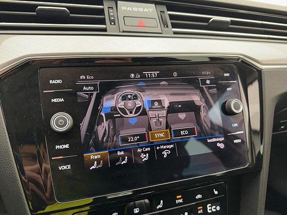 Volkswagen Passat 20 of 30