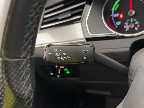 Volkswagen Passat 29 of 30