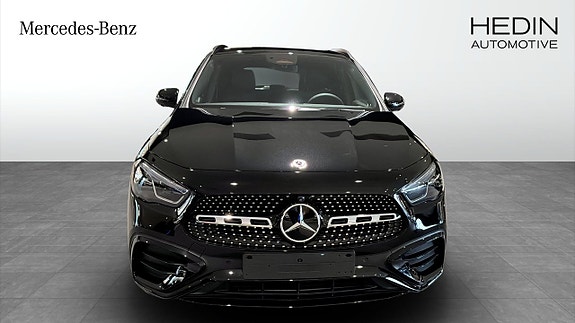 Mercedes-Benz GLA250 e 8 of 9