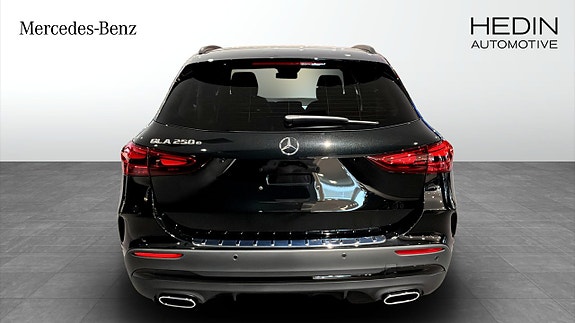Mercedes-Benz GLA 250 e 7 of 9