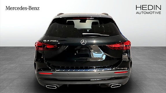 Mercedes-Benz GLA250 e 7 of 9
