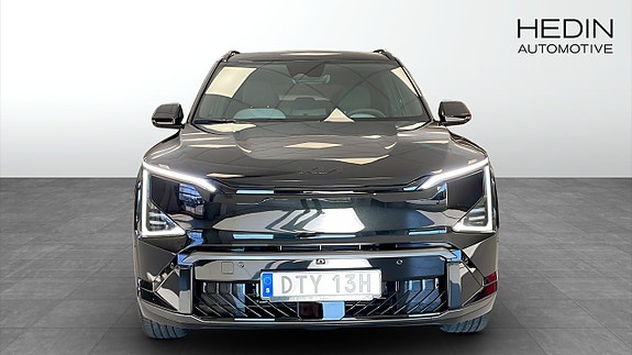 Kia EV5 2 of 12