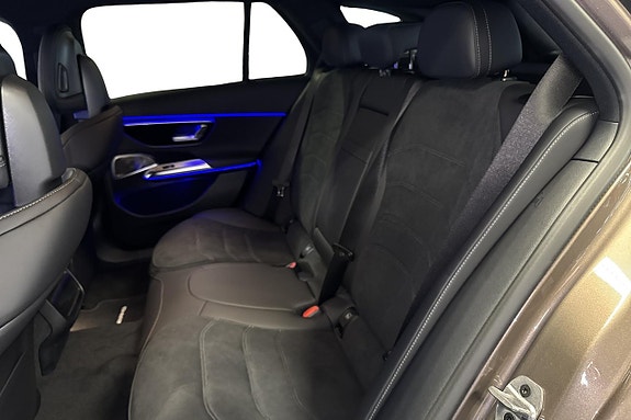 Mercedes-Benz E300 de 14 of 18