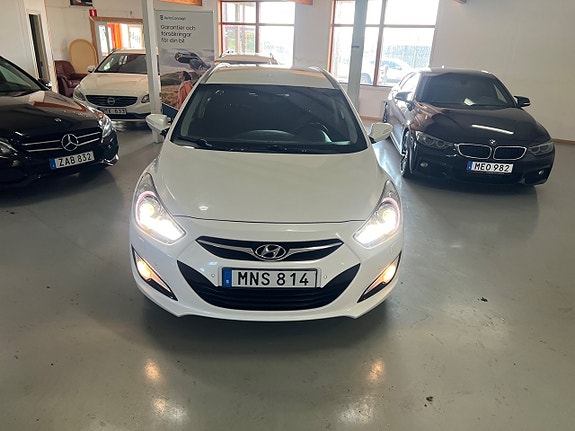 Hyundai i40 2 of 23
